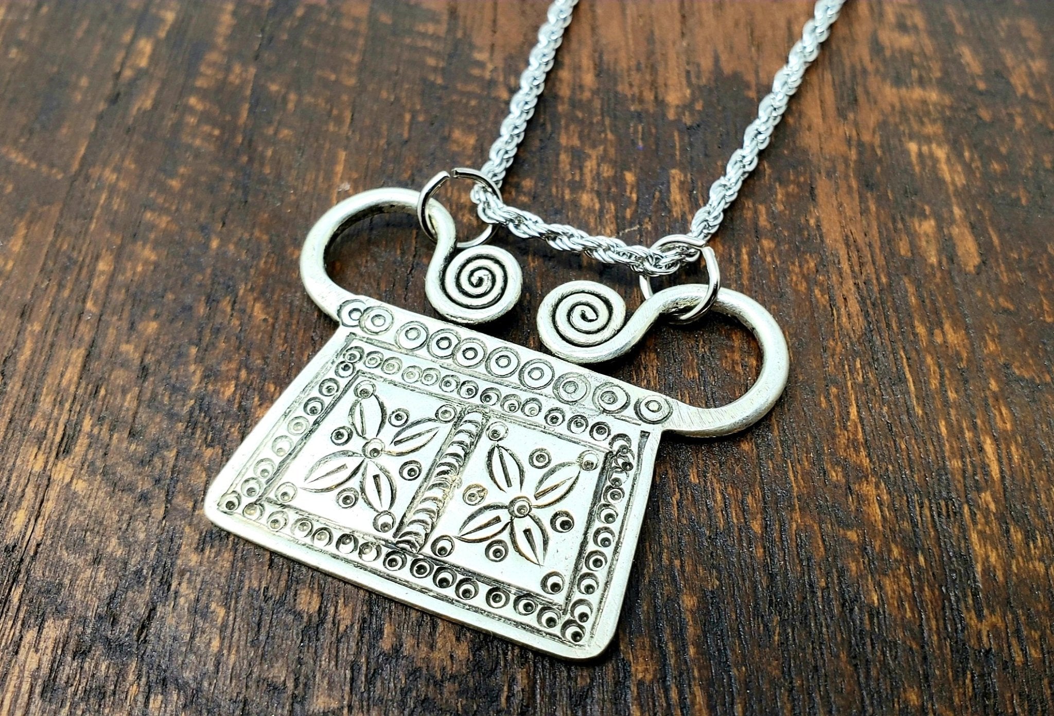 Unisex Medium Soul Lock Necklace - Gold – Hmong Fairy
