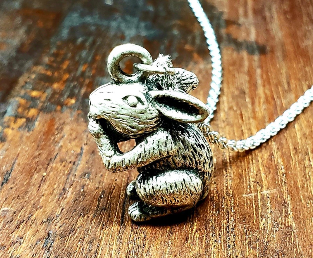 Silver rabbit pendant store