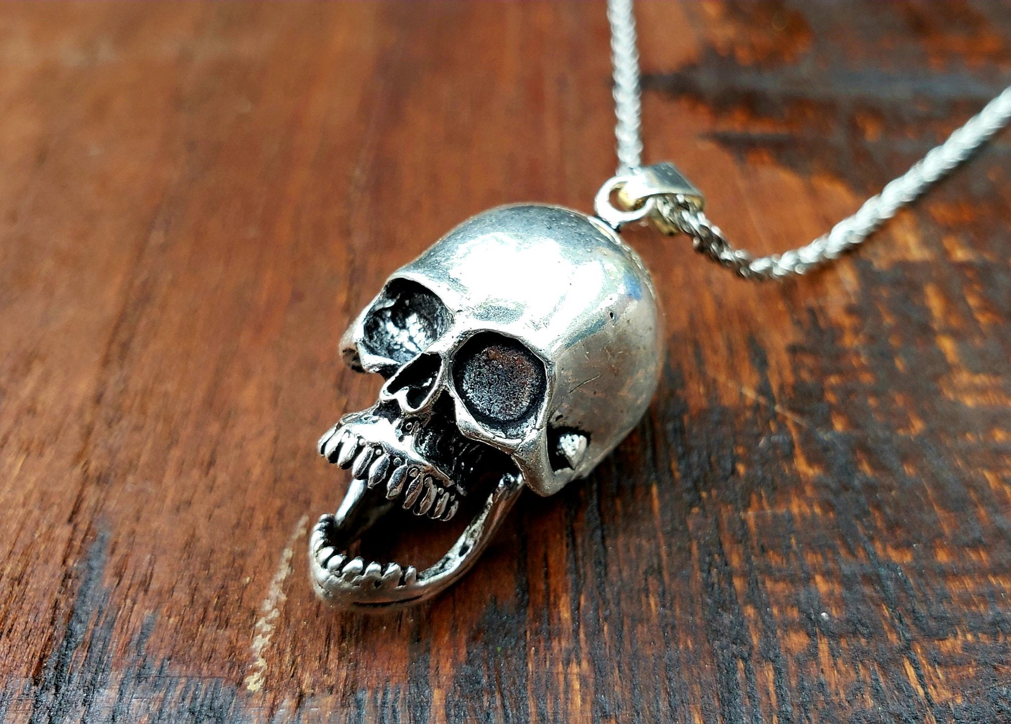 Skull Snuff Necklace 